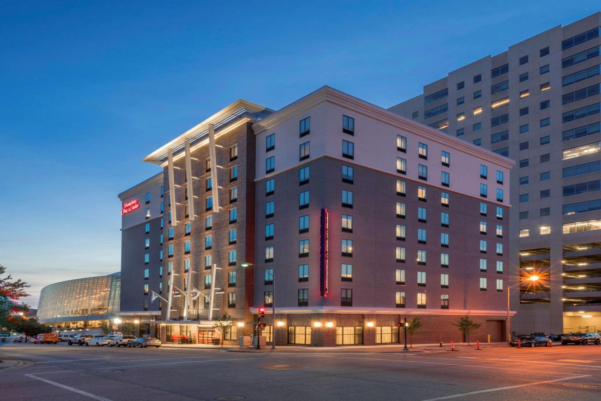 Hampton Inn & Suites Tulsa Downtown, Ok Exterior photo